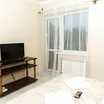 Wood House Hotell *