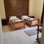 Wood House Hotell Pilipets