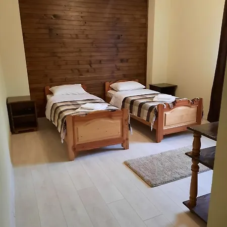 Wood House Hotel Pilipets