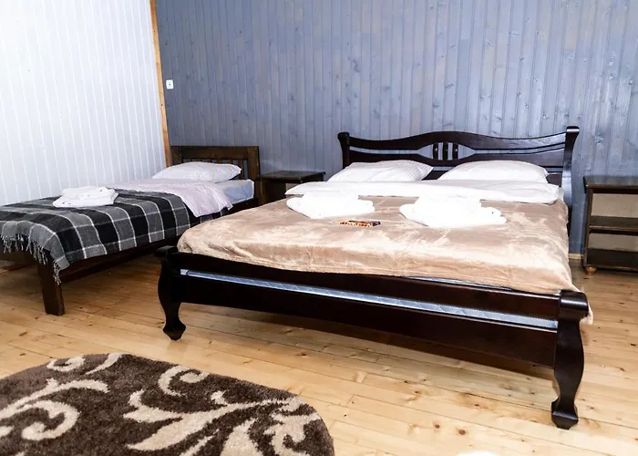 Wood House Hotel Pilipets