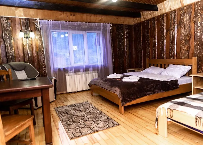 Wood House Hotel *