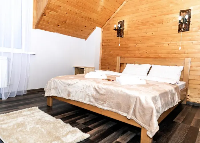 Wood House Hotel *